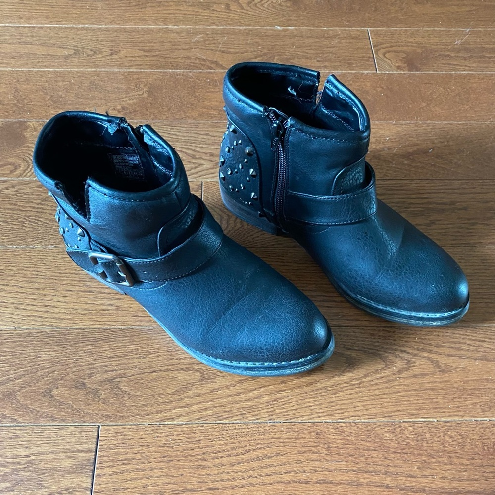 Sketchers Studded Black Ankle Boots